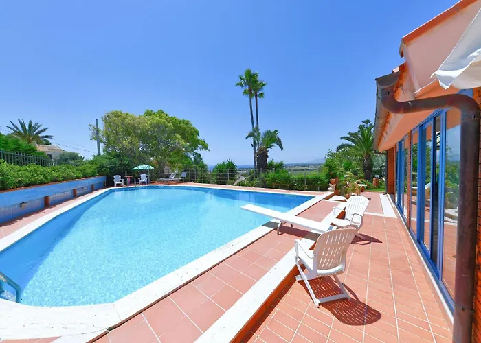 Villa With Private Pool Near Terrauzza
