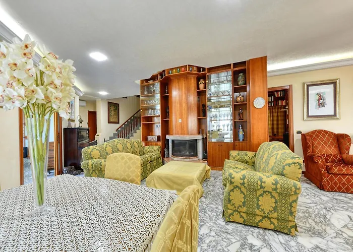Villa With Private Pool Near Terrauzza
